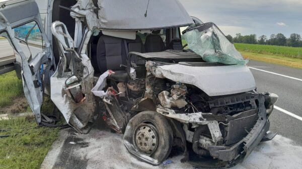 Wypadek na autostradzie A4 na 196 km kierunek Katowice . 5 osób zostało poszkodowanych.