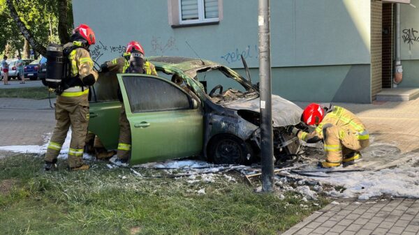 Pożar samochodu w Śródmieściu w Kędzierzynie-Koźlu.