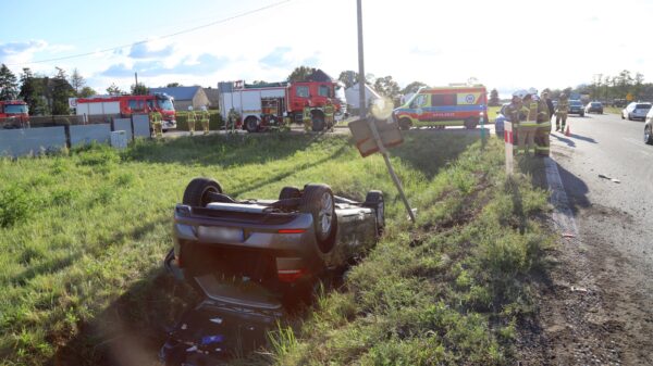 Wypadek na obwodnicy Opola .Trzy osoby dorosłe i 2-letnie dziecko zabrane do szpitala. (Zdjęcia&Wideo)