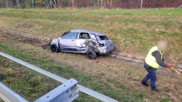 Wypadek na opolskim odcinku autostrady A4 na 224 km kierunek Wrocław. Jedna osoba została poszkodowana. Na miejscu lądował LPR.