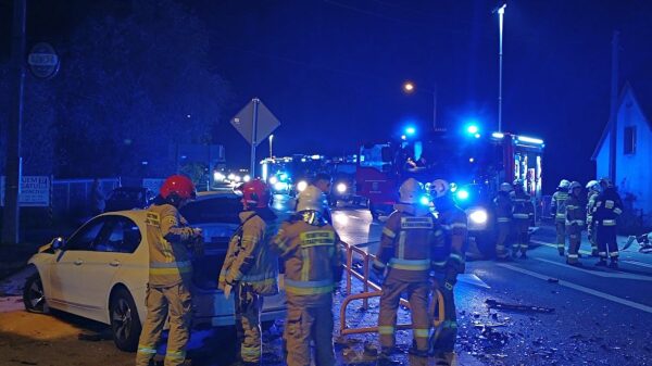 Wypadek w Karczowie na głównej drodze DK94. Na miejscu lądował LPR.(Zdjęcia&Wideo)