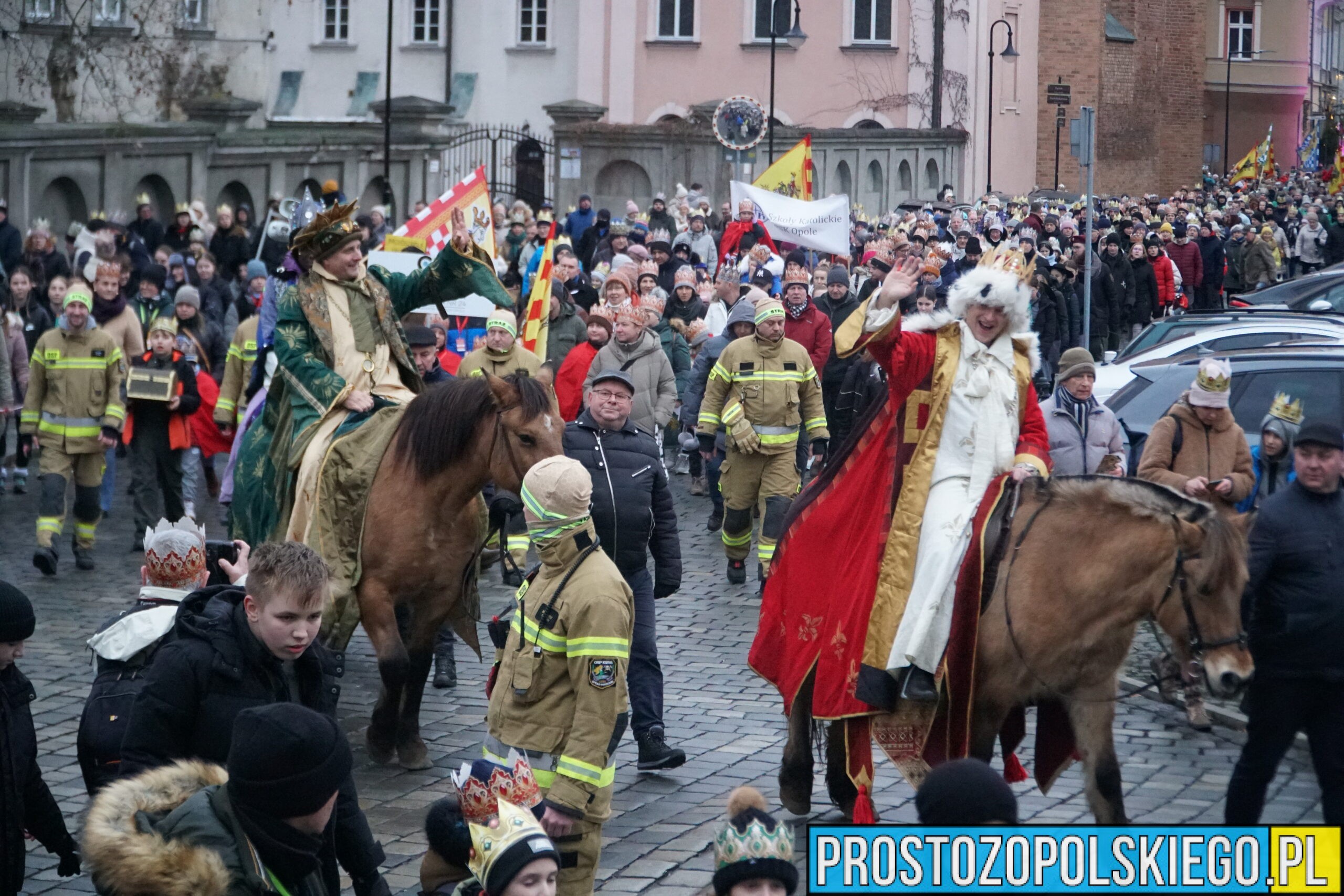 Uroczysty Orszak Trzech Króli w Opolu. Tłumy ludzi przeszły przez miasto