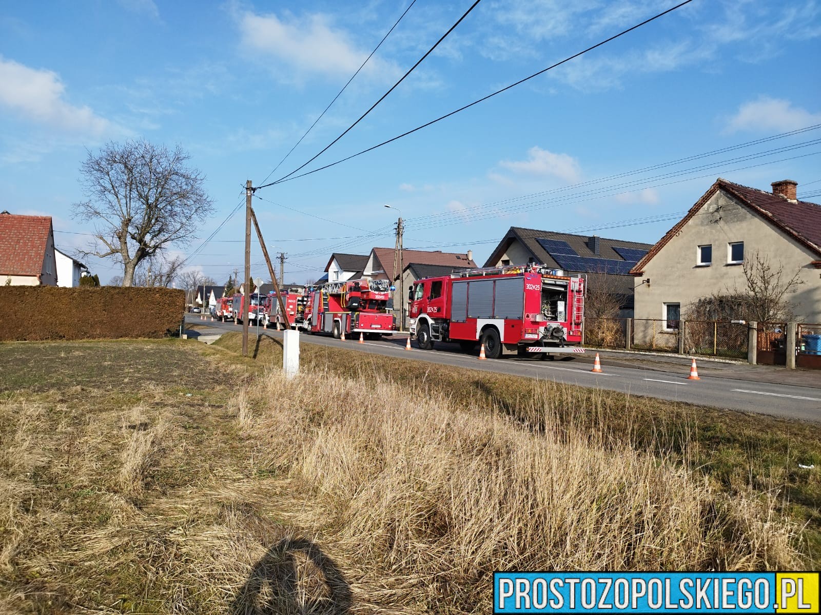 Pożar w budynku Opole - Krzanowice. Na miejscu 5 zastępów straży pożarnej (Zdjęcia)