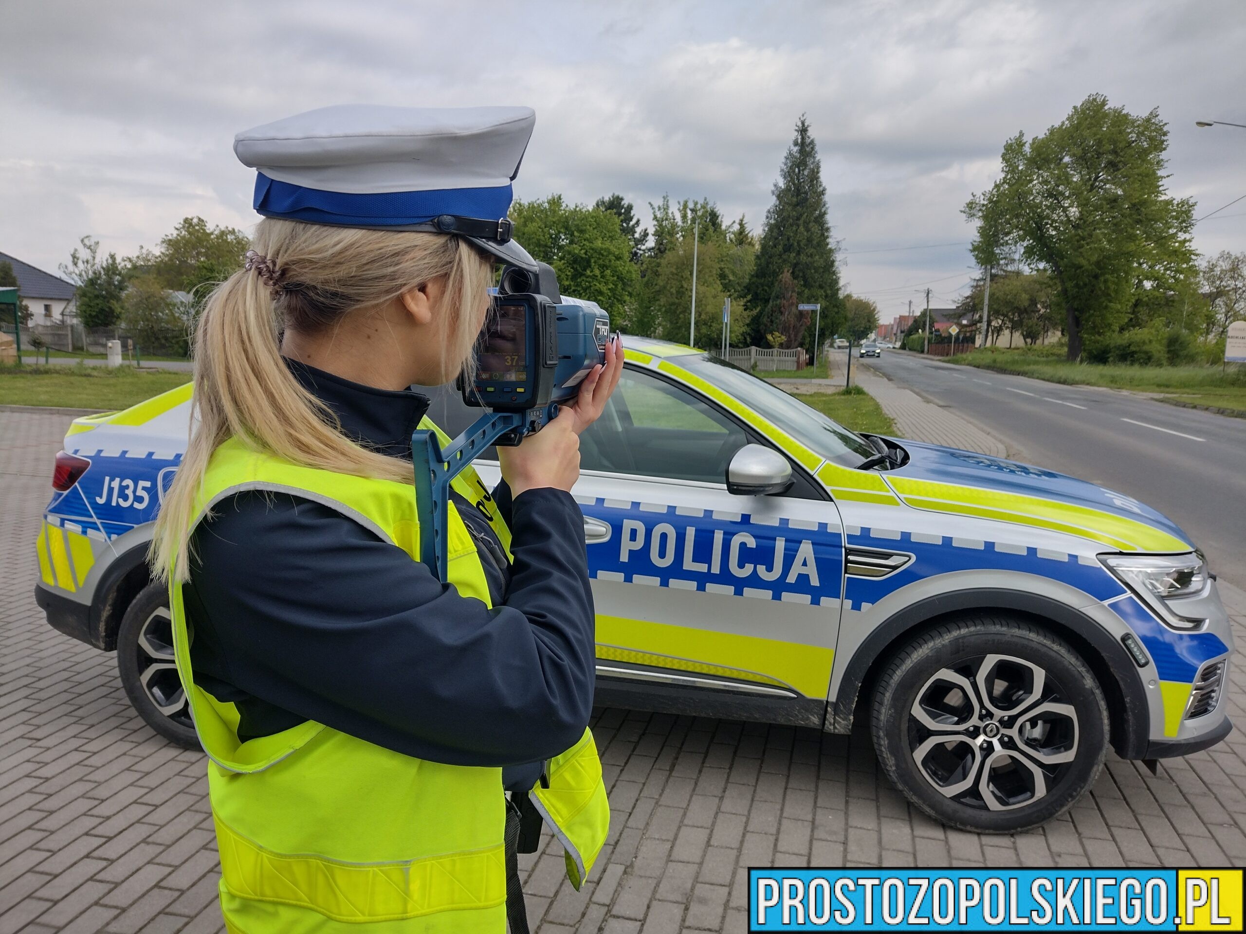 Na obwodnicy Grodkowa znacznie przekroczył dozwolona prędkość. 35-latek został ukarany mandatem karnym 2500zł i 15 pkt.