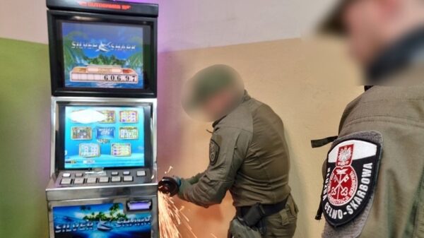 Funkcjonariusze opolskiej KAS zlikwidowali nielegalny salon gier