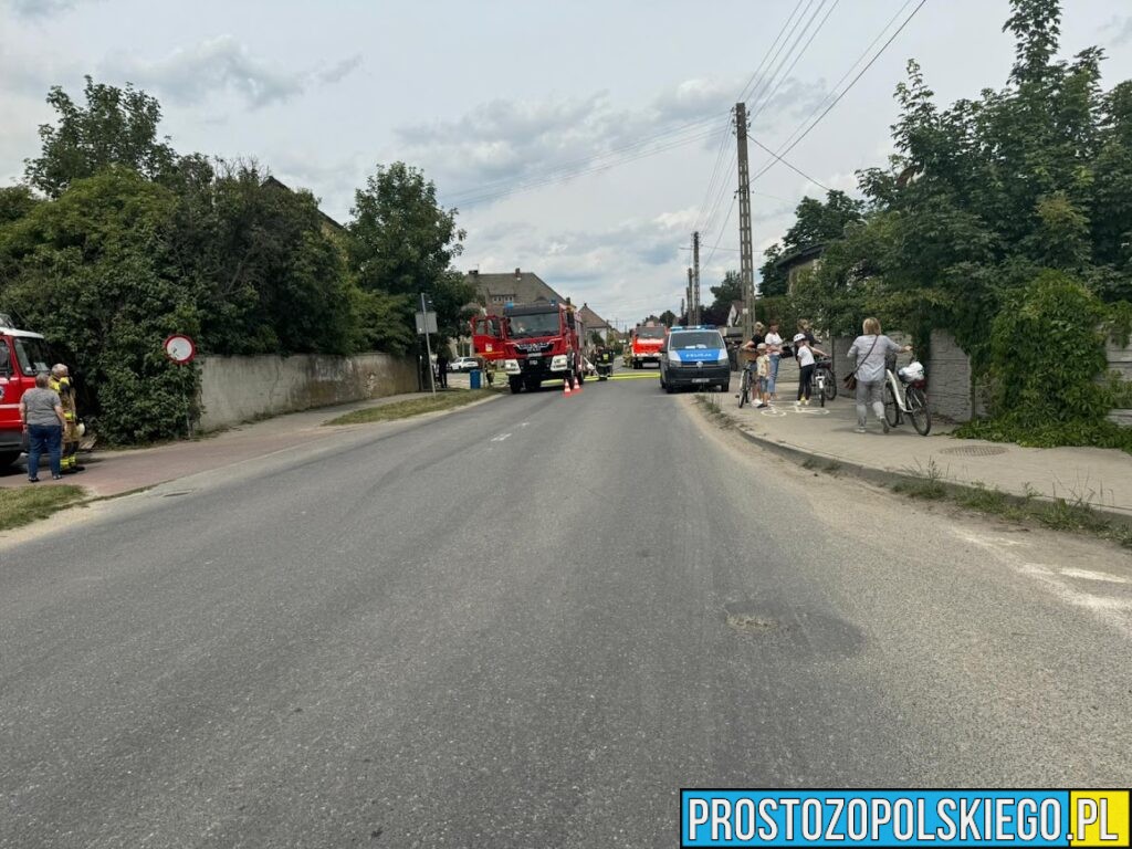 Pożar budynku jednorodzinnego w Tarnowie Opolskie .W środku ujawniono zwęglone ciało. (Zdjęcia&Wideo)