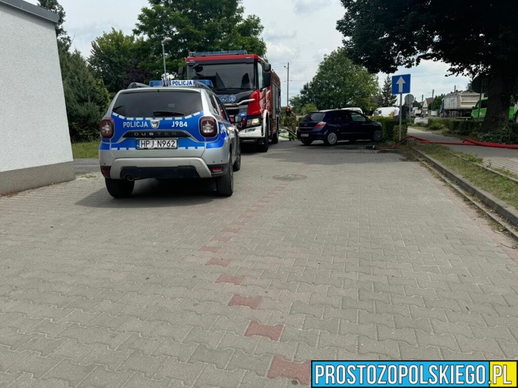 Pożar budynku jednorodzinnego w Tarnowie Opolskie .W środku ujawniono zwęglone ciało. (Zdjęcia&Wideo)