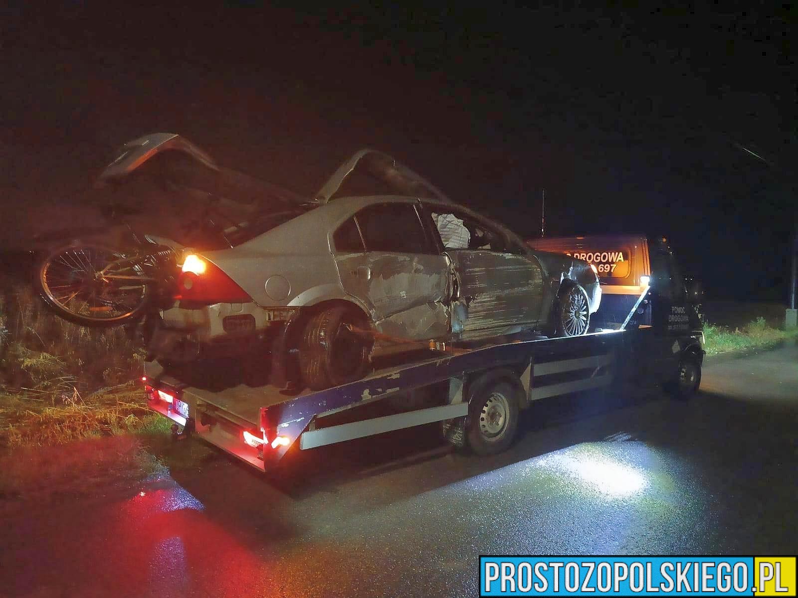 Dachowanie Forda w Chróścicach . Autem podróżowali pijani Ukraińcy. Nikt nie przyznawał się do kierowania pojazdem.(Zdjęcia)