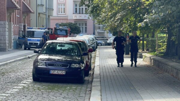 Operator nr 112 odebrał zgłoszenie o podłożeniu ładunku wybuchowego na terenie dwóch sądów w Opolu.