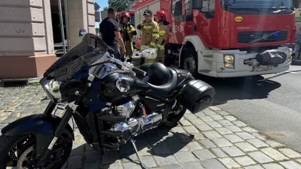 50-latek kierujący motocyklem przewrócił się na ul. Ozimskiej w Opolu.