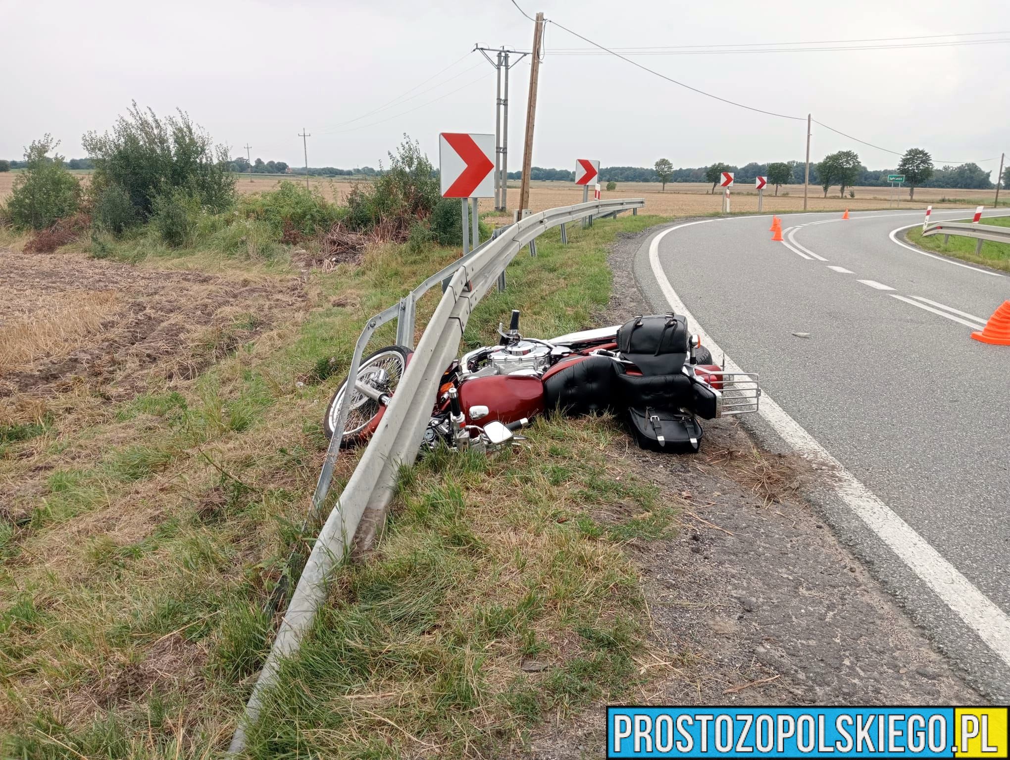 Wypadek motocyklisty DK 43 w miejscowości Igłowice. Dwie osoby zostały zabrane do szpitala.