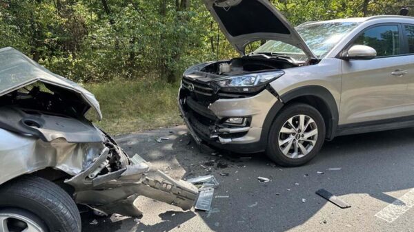 Wypadek trzech aut na drodze do Cisowej. Autami podróżowało łącznie 8 osób, w tym 4 dzieci.(Zdjęcia)