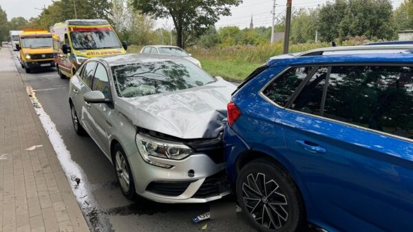 Wypadek 4 samochodów na ul. Popiełuszki w Opolu. (Zdjęcia)