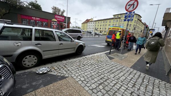 Zderzenie Audi i Volkswagena na ul.1-go Maja w Opolu. (Zdjęcia)