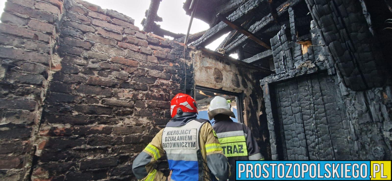 Pożar poddasza budynku mieszkalnego w miejscowości Kielcza w powiecie strzeleckim.