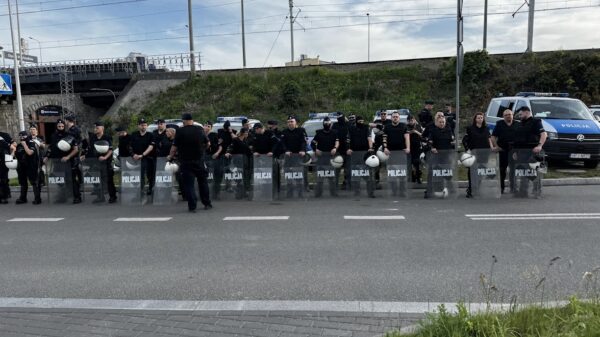 Zatrzymania kibiców na meczu piłkarskim pomiędzy Sokołem Niemodlin, a Chemikiem Kędzierzyn-Koźle.