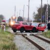 Czołowe zderzenie dwóch samochodów na przejeździe kojowym na ul. Częstochowskiej w Opolu. (Zdjecia&Wideo)