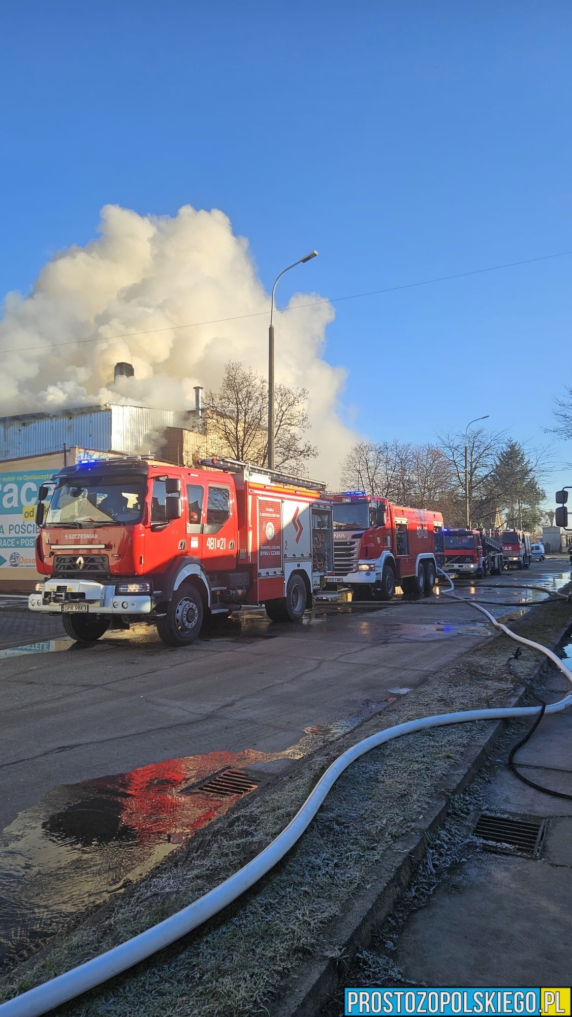 Pożar w Prudniku, pożar zakładu, pożar hali, duży pożar, prostozopolskiego, prosto z, prostozopolskiego.pl pożar zakładu, pożar w opolskim, 