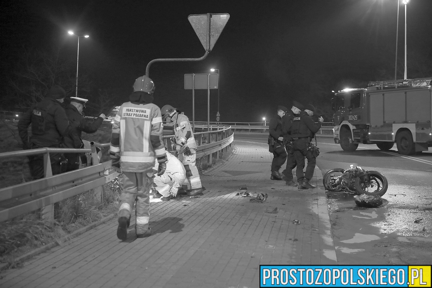 Wypadek śmiertelny motocyklisty na wiadukcie na ulicy Niemodlińskiej w Opolu.