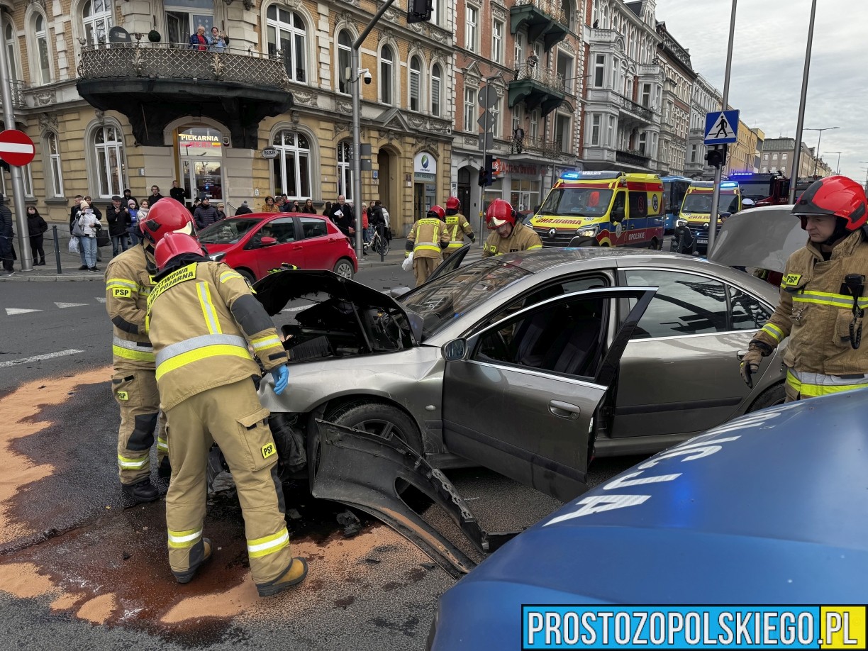 wypadek policji, ranny funkcjonariusz, ranny policjant, rozbity samochód policji, policja miała wypadek, wypadek policji, prostozoposkiego, prostoz, prosto z, 