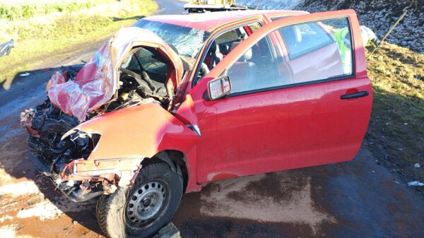 Zderzenie osobówki z busem na trasie pomiędzy Kowalowicami a Objazdą. Na miejscu lądował LPR.(Wideo&Foto)