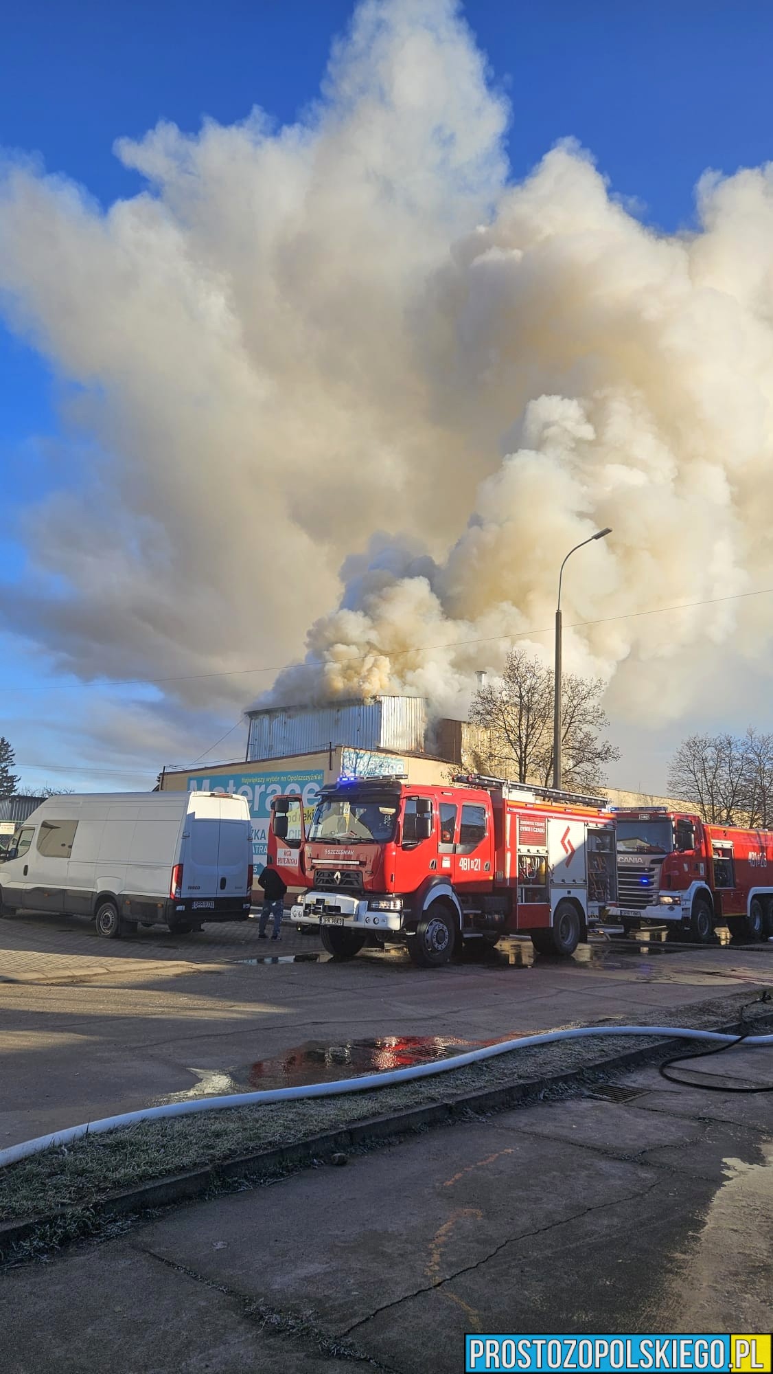 Pożar w Prudniku, pożar zakładu, pożar hali, duży pożar, prostozopolskiego, prosto z, prostozopolskiego.pl pożar zakładu, pożar w opolskim, 