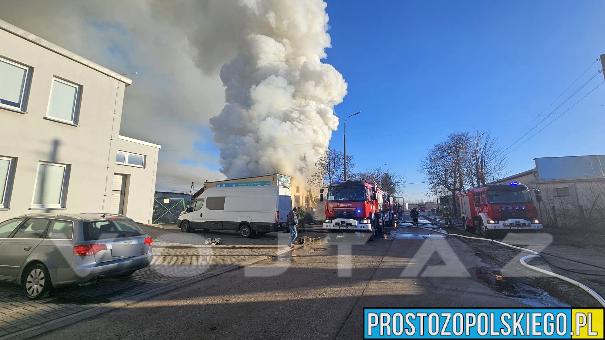 Pożar w Prudniku, pożar zakładu, pożar hali, duży pożar, prostozopolskiego, prosto z, prostozopolskiego.pl pożar zakładu, pożar w opolskim, 