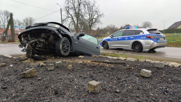 Wypadek z udziałem dwóch samochodów w miejscowości Kujakowice Górne w powiecie kluczborskim.