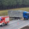 Zdarzenie drogowe z udziałem samochodu ciężarowego na opolskim odcinku autostrady A4 . (Zdjęcia)