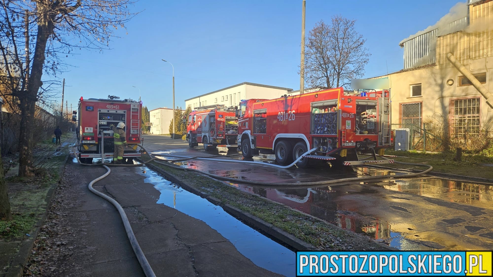 Pożar w Prudniku, pożar zakładu, pożar hali, duży pożar, prostozopolskiego, prosto z, prostozopolskiego.pl pożar zakładu, pożar w opolskim, 