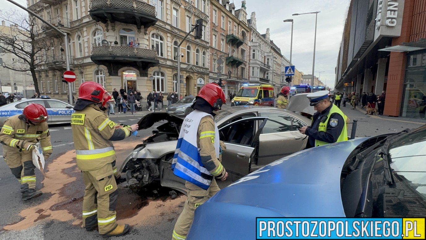 wypadek policji, ranny funkcjonariusz, ranny policjant, rozbity samochód policji, policja miała wypadek, wypadek policji, prostozoposkiego, prostoz, prosto z, 