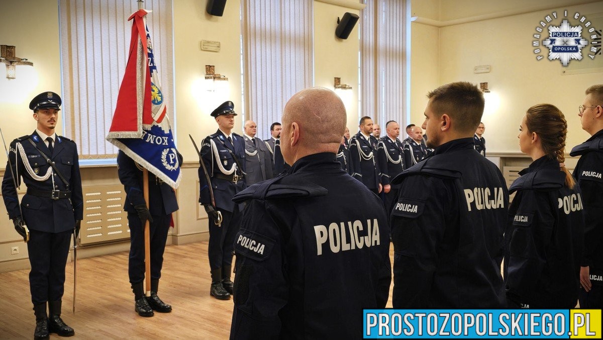 Uroczyste ślubowanie i wręczenie odznaczeń w Komendzie Wojewódzkiej Policji w Opolu