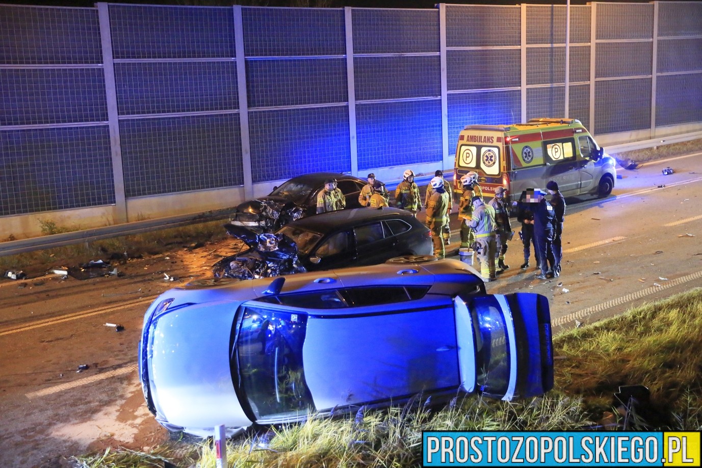 Poważny wypadek na obwodnicy Opola. Doszło tam do zderzenia 4 samochodów. Dwie osoby zostały ranne . (Zdjęcia&Wideo)