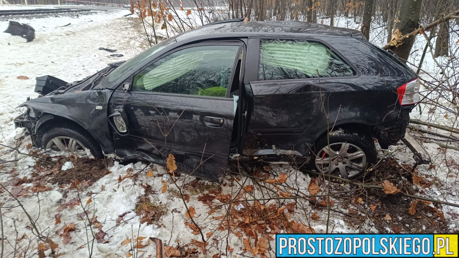 wypadek, zderzenie z pociągiem, wjechał pod pociąg, zderzenie z pociągiem, zderzenie na przejeśdzie, wypadek na przejeździe PKP, zderzenie z pociągiem na przejeździe, bezpieczny przejazd, 