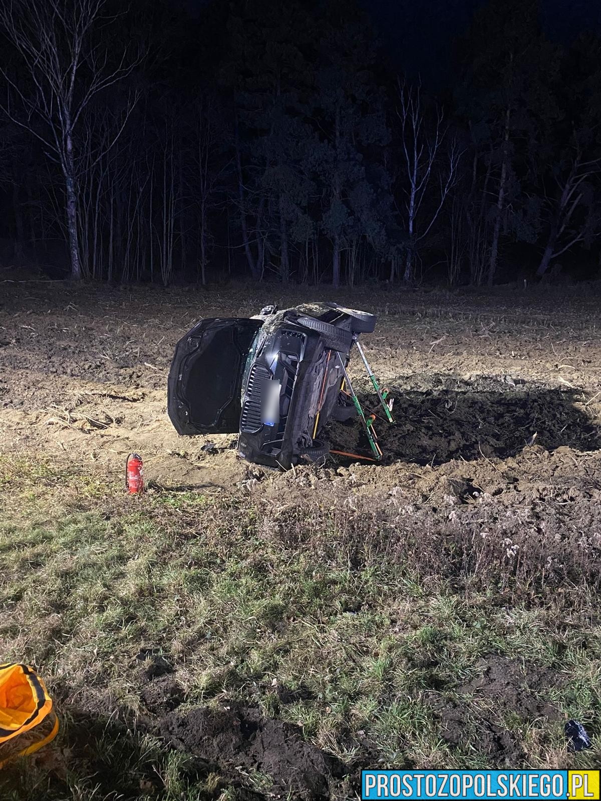 Dachowanie samochodu BMW na DK46 w miejscowości Dąbrowa .(Zdjęcia)