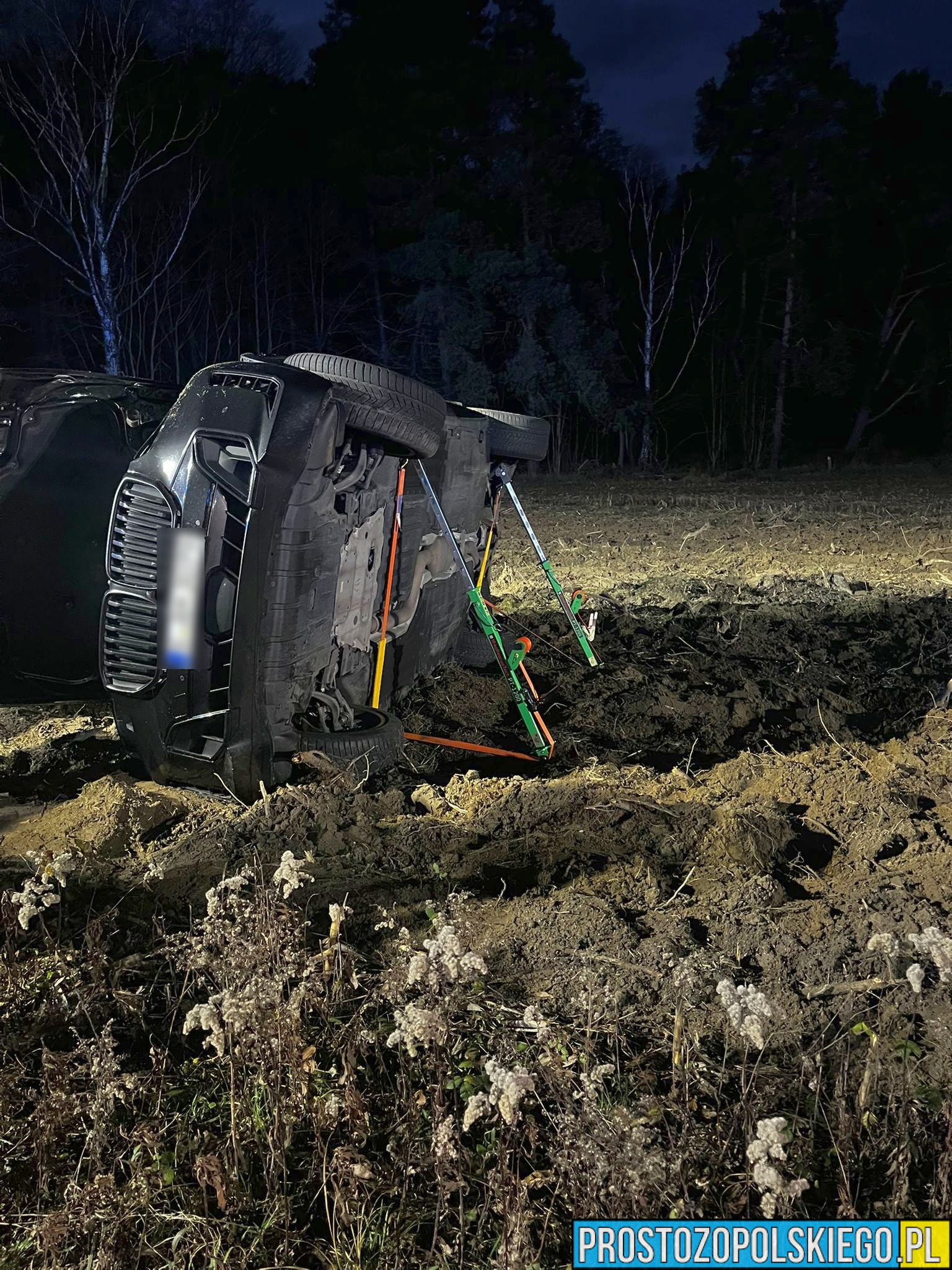 Dachowanie samochodu BMW na DK46 w miejscowości Dąbrowa .(Zdjęcia)