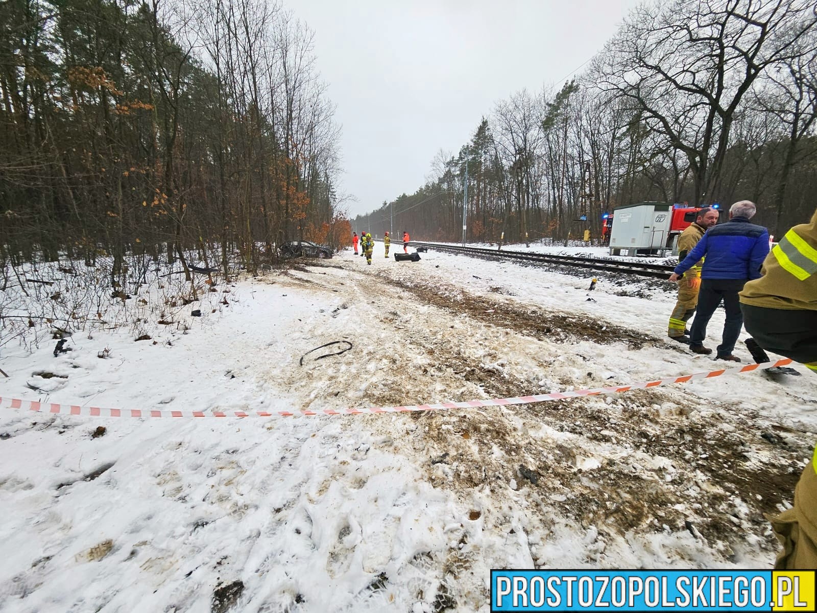 wypadek, zderzenie z pociągiem, wjechał pod pociąg, zderzenie z pociągiem, zderzenie na przejeśdzie, wypadek na przejeździe PKP, zderzenie z pociągiem na przejeździe, bezpieczny przejazd, 