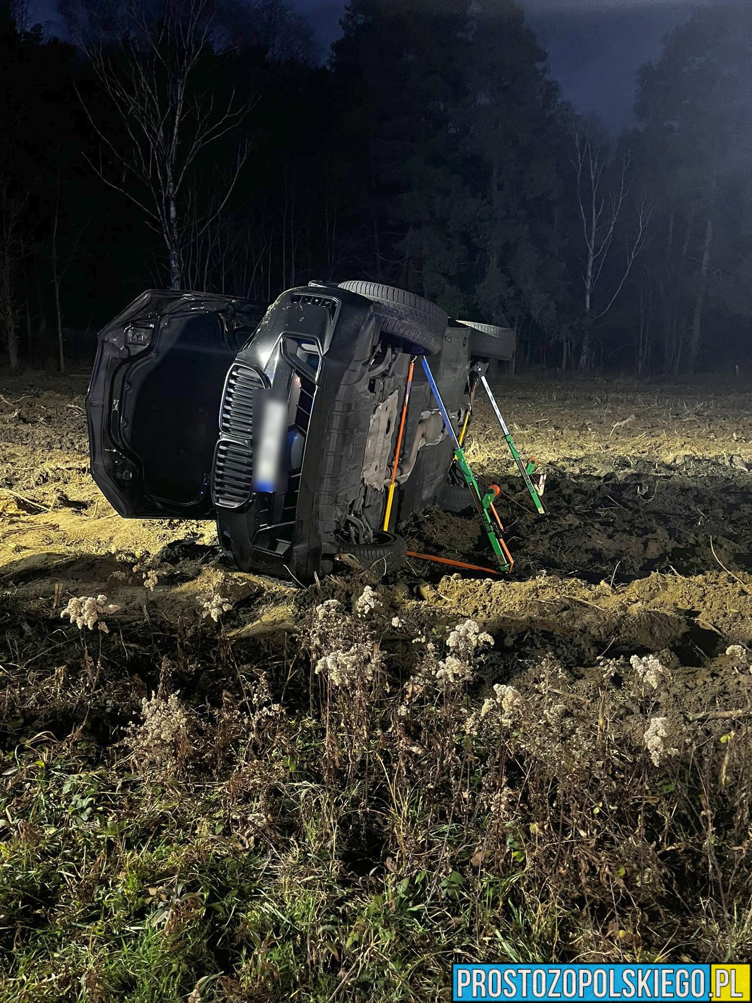 Dachowanie samochodu BMW na DK46 w miejscowości Dąbrowa .(Zdjęcia)