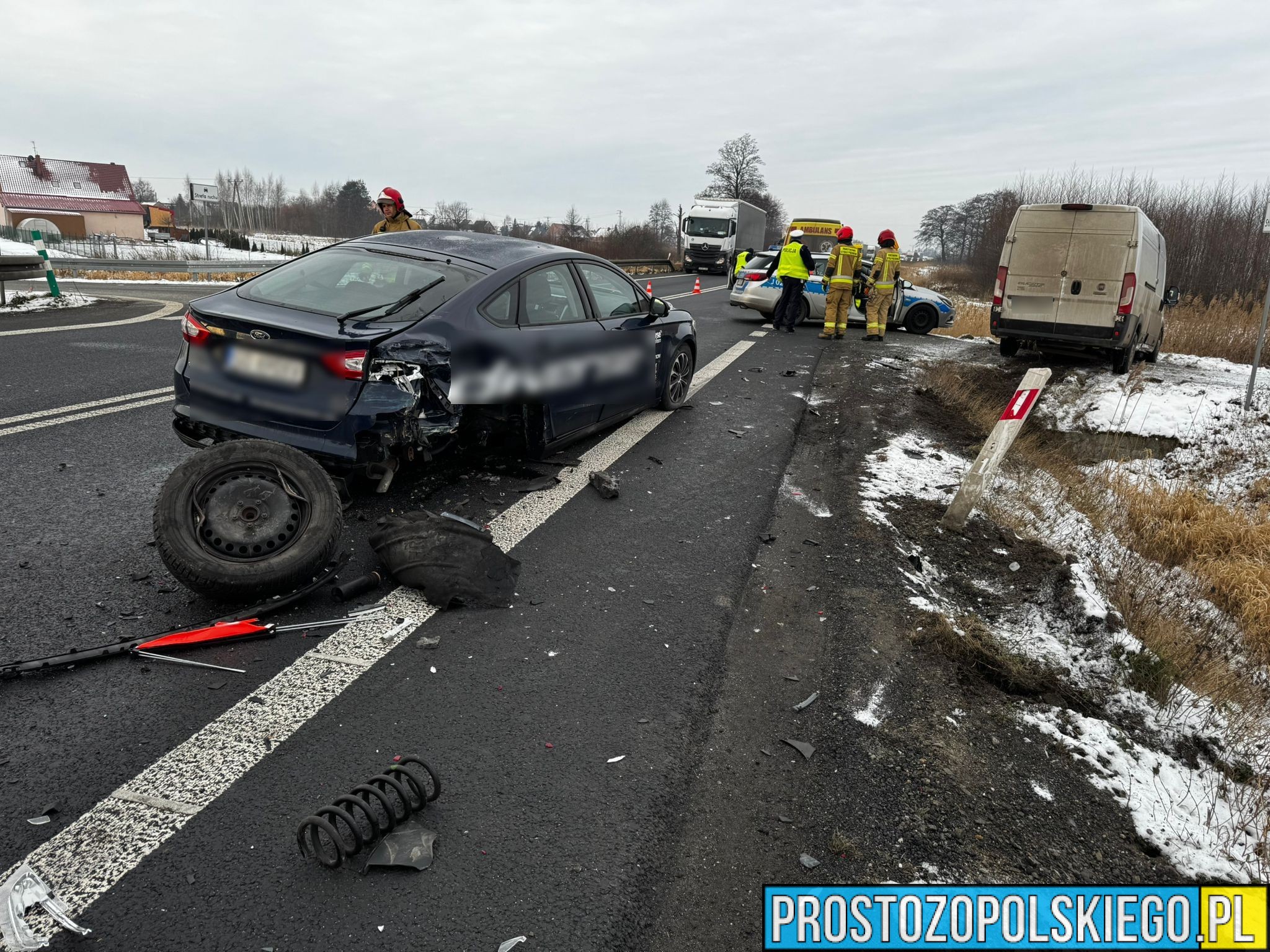 Zderzenie busa i osobówki na obwodnicy Opola. Jedna osoba poszkodowana