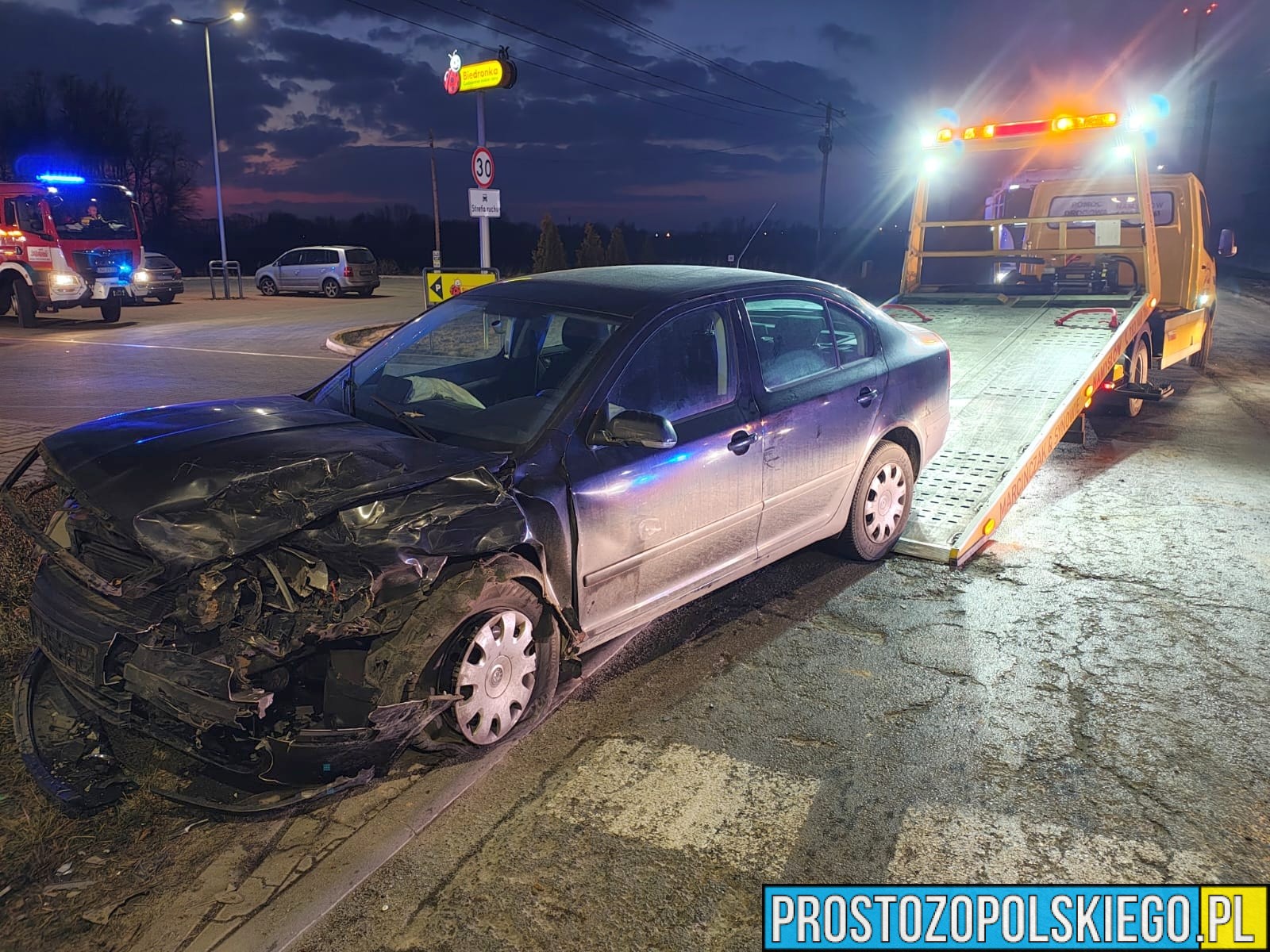 Wypadek samochodowy na DW424 w miejscowości Zieleniec w powiecie namysłowskim (Foto&Wideo)