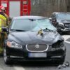 Wypadek na DK46 na trasie Opole-Nysa w miejscowości Dąbrowa. Jaguar został rozcięty jak puszka (Foto&Wideo)