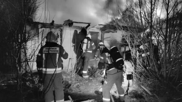 Pożar pustostan w Trzebiszynie w powiecie kluczborskim. W środku strażacy ujawniono zwłoki