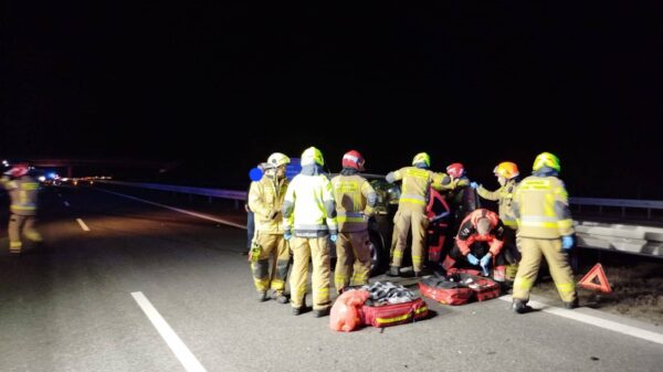 Autostrada A4 : zderzenie trzech samochodów osobowych i ciężarówki. Dwie osoby poszkodowane zabrane do szpitala