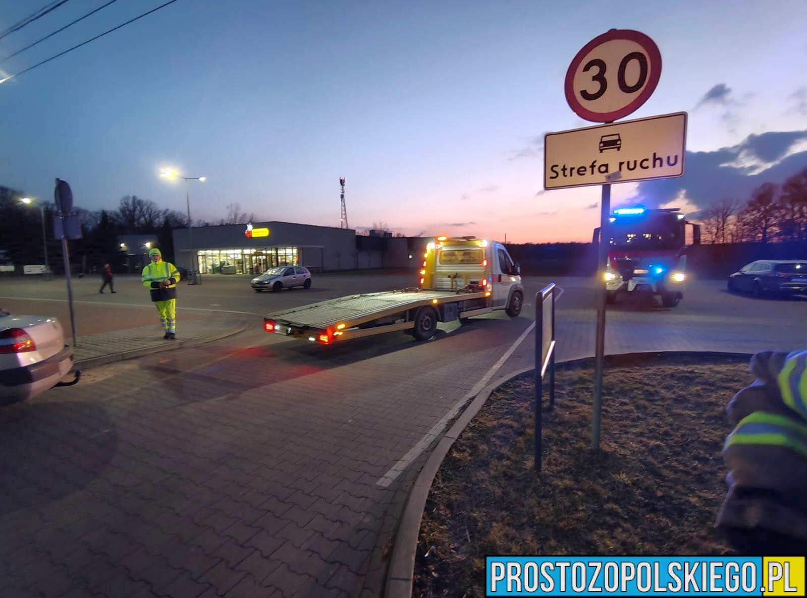 Wypadek samochodowy na DW424 w miejscowości Zieleniec w powiecie namysłowskim (Foto&Wideo)