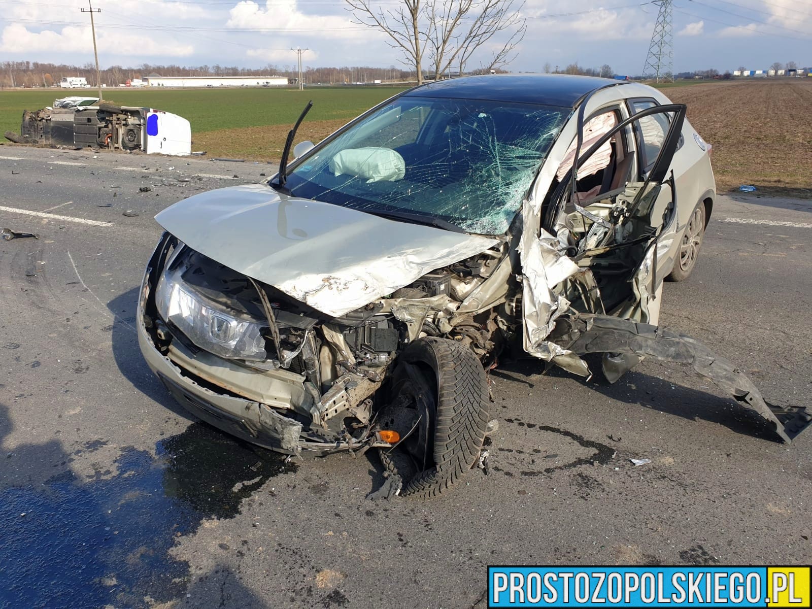 Wypadek pod Kolnicą w powiecie brzeskim. Trzy osoby zostały ranne. Jedna zabrana LPR-m do szpitala w Opolu