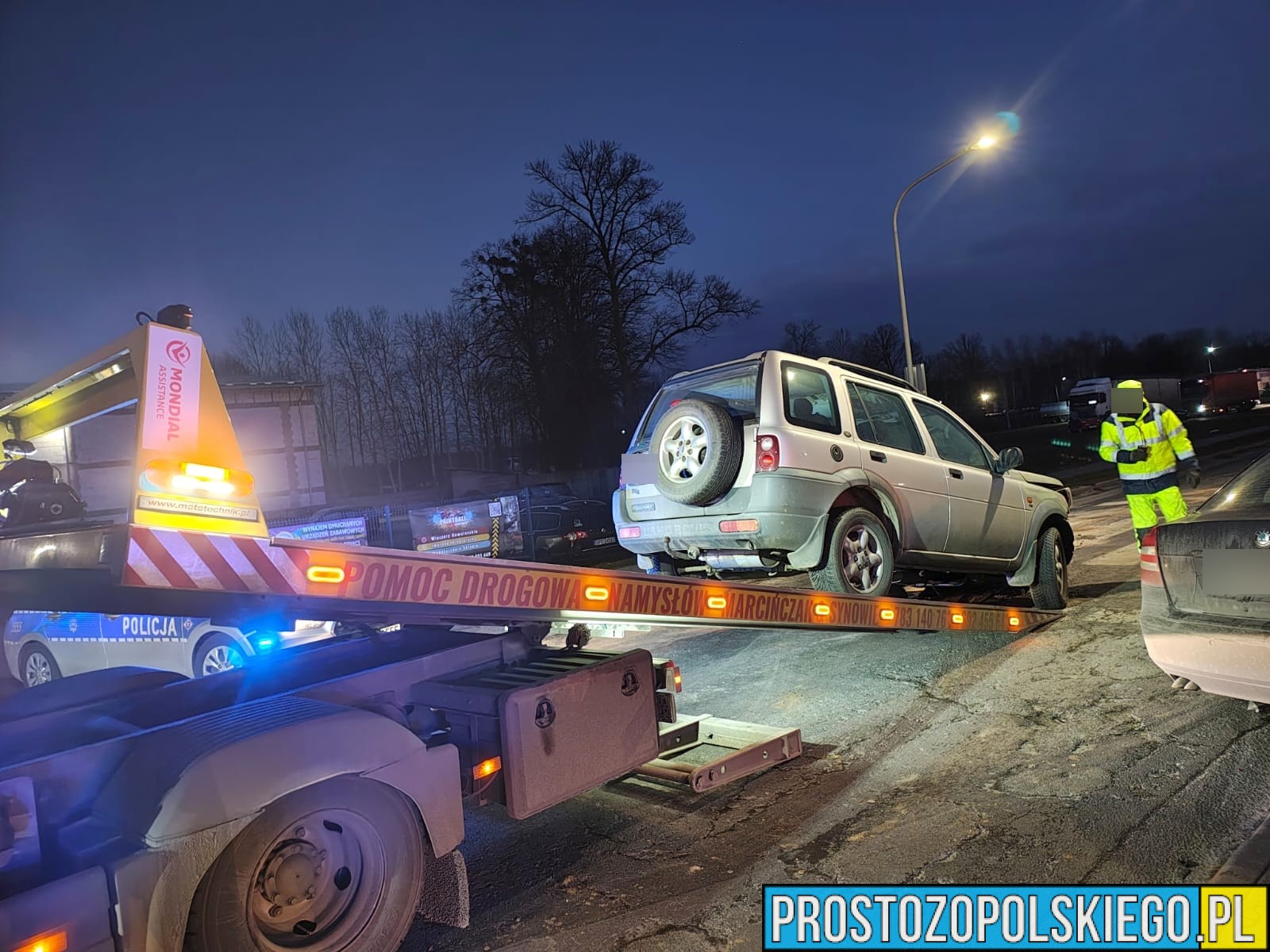 Wypadek samochodowy na DW424 w miejscowości Zieleniec w powiecie namysłowskim (Foto&Wideo)