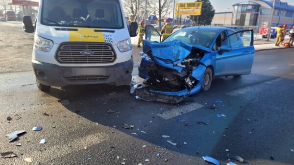 Wypadek w Niemodlinie na ul. Opolskiej. Bus i osobówka