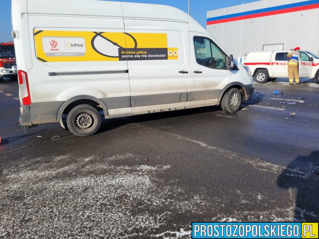 Wypadek w Niemodlinie na ul. Opolskiej. Bus i osobówka