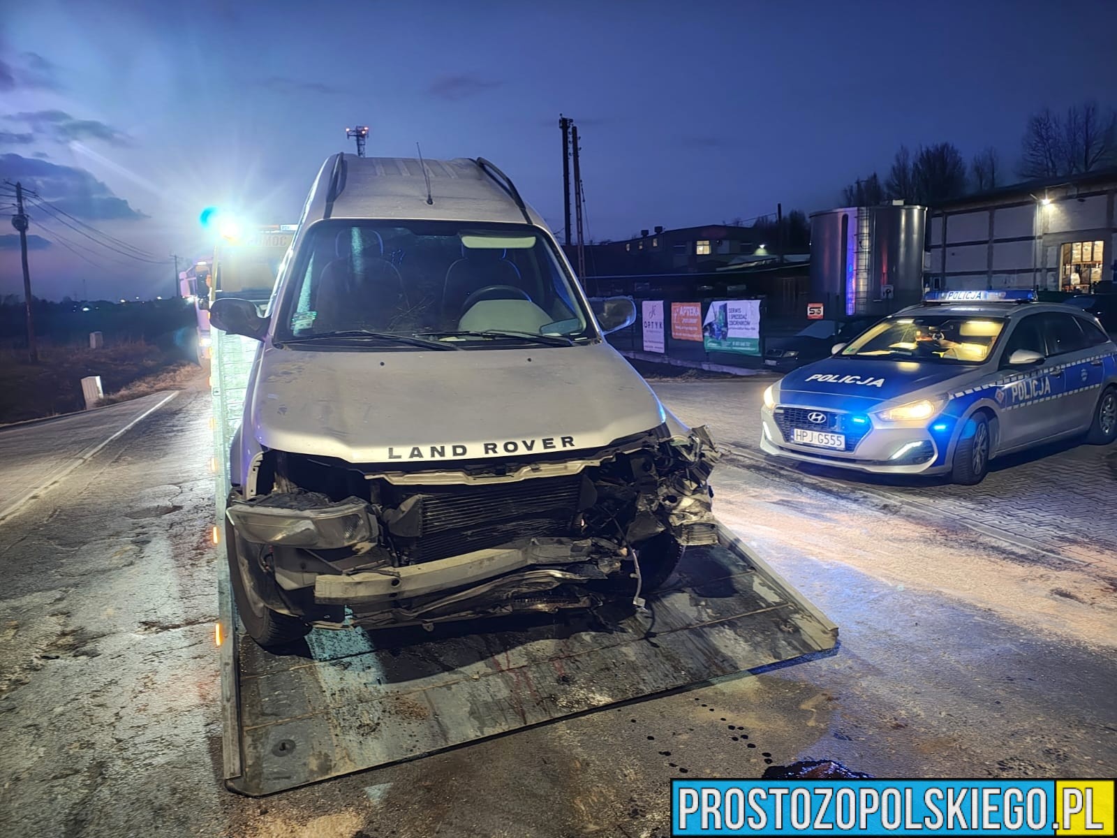 Wypadek samochodowy na DW424 w miejscowości Zieleniec w powiecie namysłowskim (Foto&Wideo)