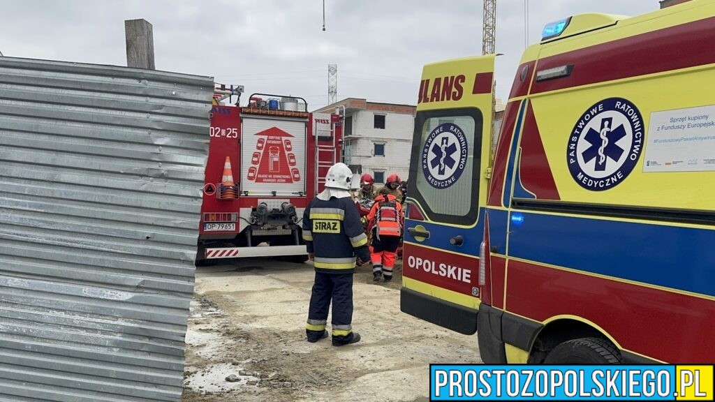 wypadek budowlany, spadł z balkonu, nadział sie na zbrojenie, 